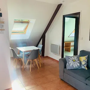 Situé Prés Des Plages Et Du Golf Appartement